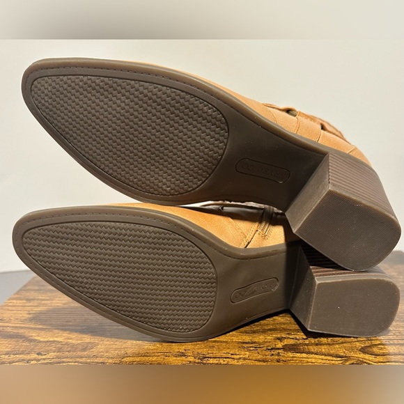 Frye and Co. Women’s Light Tan Palma Stacked Heel Booties NWT Various Sizes - Picture 6 of 8